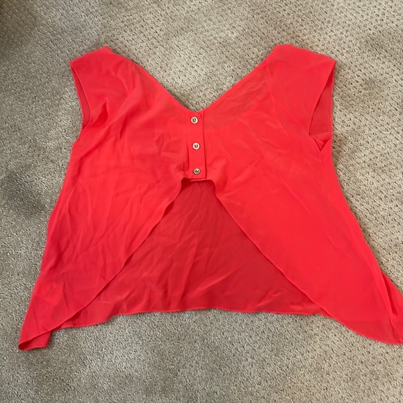 Cut out button back shirt - Picture 3 of 3